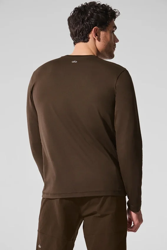 Conquer Reform Rundhals-Langarmshirt – Espresso