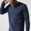 Conquer Reform Rundhals-Langarmshirt – Marineblau