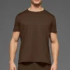 Conquer Reform Rundhals-T-Shirt mit Kurzarmshirts – Espresso