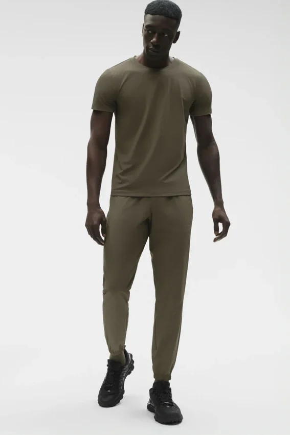 Conquer Reform Rundhals-T-Shirt mit Kurzarmshirts – Olive Tree