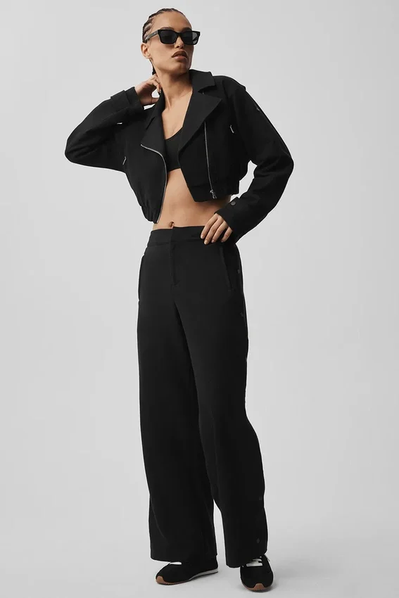 Cosmopolitan-Hose mit mittlerer Leibhöhe und Druckknöpfen – Schwarz