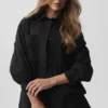 Cotton Real Deal Langarmshirt mit Knöpfen – Schwarz