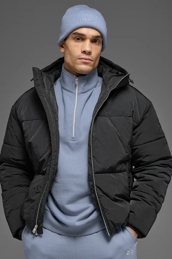 Crinkle-Nylon-Bühnensteppjacke mit Kapuze – Schwarz
