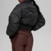 Cropped Atmosphere Daunenjacke – Schwarz