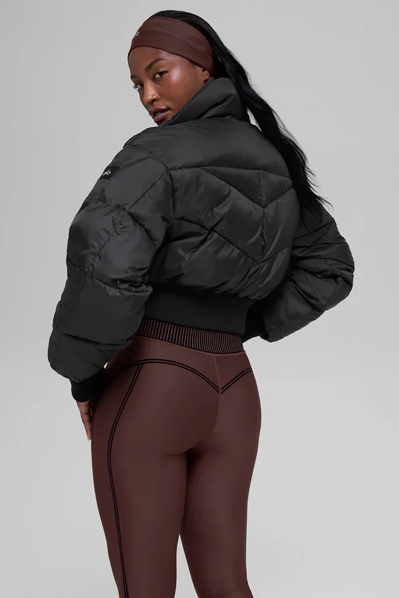 Cropped Atmosphere Daunenjacke – Schwarz