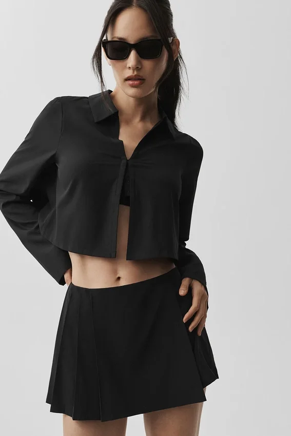 Cropped Unmatched Langarmshirt – Schwarz