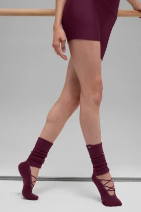Damen-Socken mit Riemchen und Siren-Grip – Burgunderrot