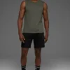 Das Triumph Muscle Top – Stealth-Grün