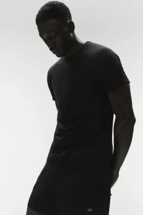 Das Triumph T-Shirt mit Rundhalsausschnitt | Yoga-T-Shirts und Tops für Herren