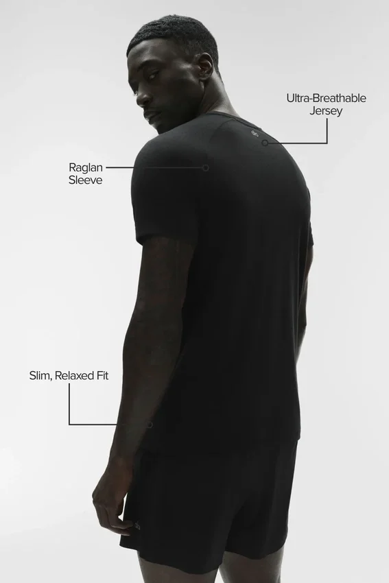 Das Triumph T-Shirt mit Rundhalsausschnitt | Yoga-T-Shirts und Tops für Herren