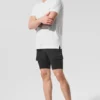 Das Triumph T-Shirt mit Rundhalsausschnitt | Yoga-T-Shirts und Tops für Herren