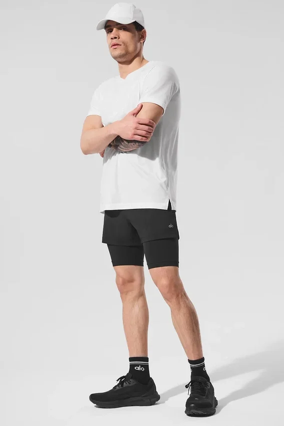Das Triumph T-Shirt mit Rundhalsausschnitt | Yoga-T-Shirts und Tops für Herren