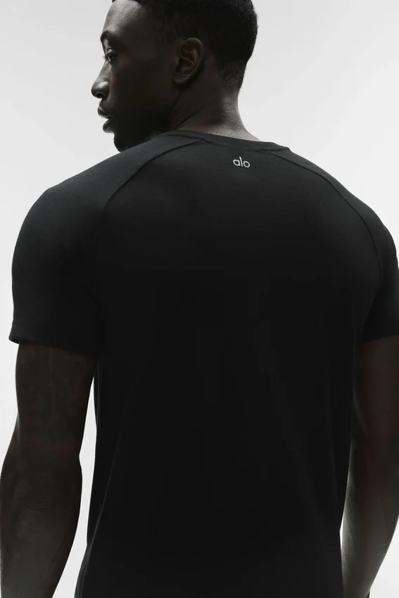 Das Triumph T-Shirt mit Rundhalsausschnitt | Yoga-T-Shirts und Tops für Herren