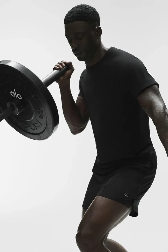 Das Triumph T-Shirt mit Rundhalsausschnitt | Yoga-T-Shirts und Tops für Herren