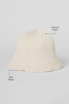 Denim-Strick-Cloche – Elfenbein/Hafermilch