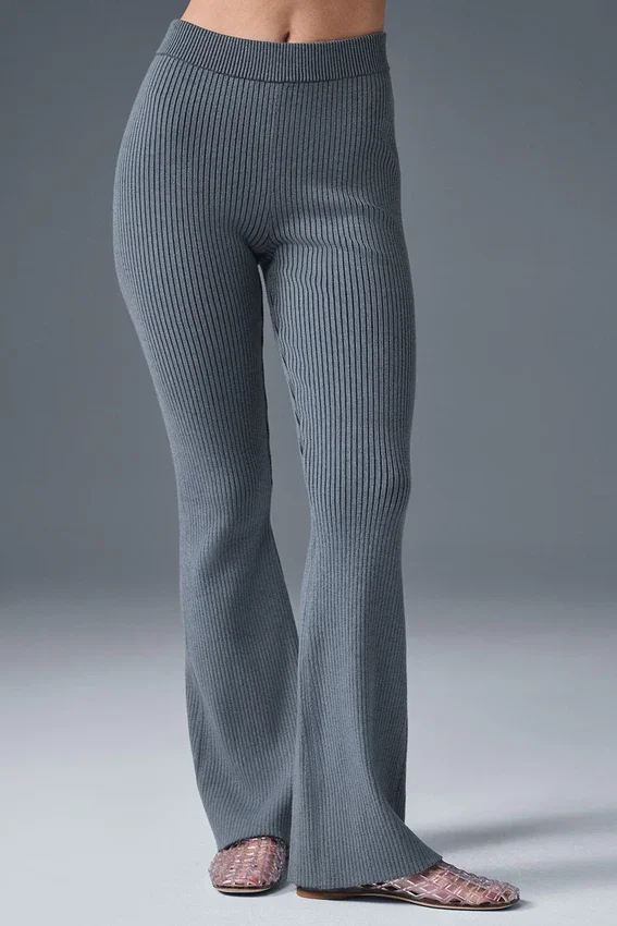 Denim-Strick-Hose mit High-Waist und ausgestelltem Bein – Stahlgrau/Anthrazit