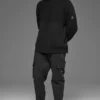 Domain Shift Rippstrick-Pullover mit Rundhalsausschnitt – Schwarz