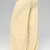 Dreamlight Straight-Hose mit mittlerer Leibhöhe – Candlelight Yellow