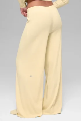 Dreamlight Straight-Hose mit mittlerer Leibhöhe – Candlelight Yellow