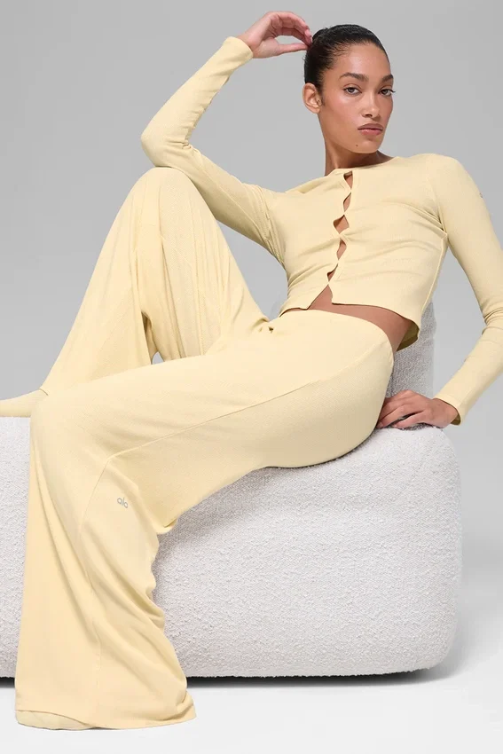 Dreamlight Straight-Hose mit mittlerer Leibhöhe – Candlelight Yellow