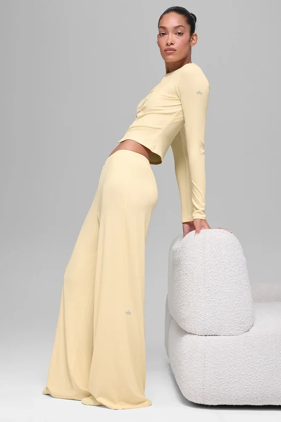 Dreamlight Straight-Hose mit mittlerer Leibhöhe – Candlelight Yellow