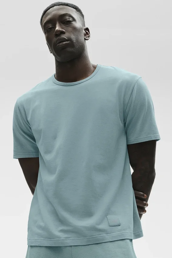 Essential Kurzarmshirt für den Street-Stil – Desert Sage