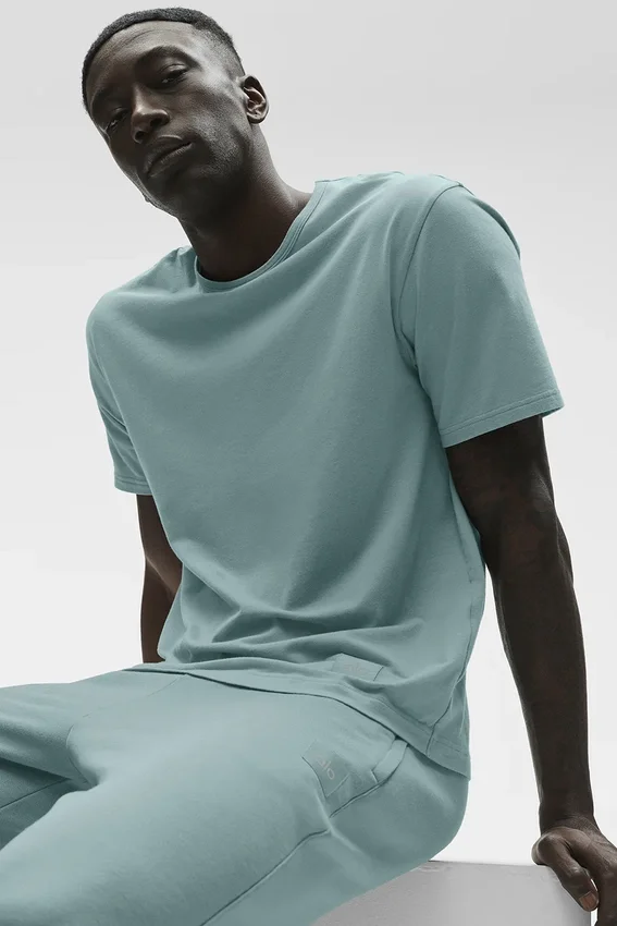 Essential Kurzarmshirt für den Street-Stil – Desert Sage