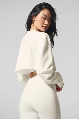 Extrem kurz geschnittener Pullover – Elfenbein
