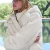 Foxy-Jacke aus Kunstfell – Elfenbein