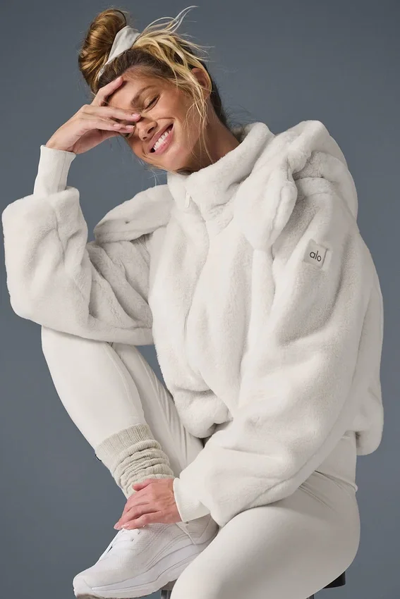 Foxy-Jacke aus Kunstfell – Elfenbein