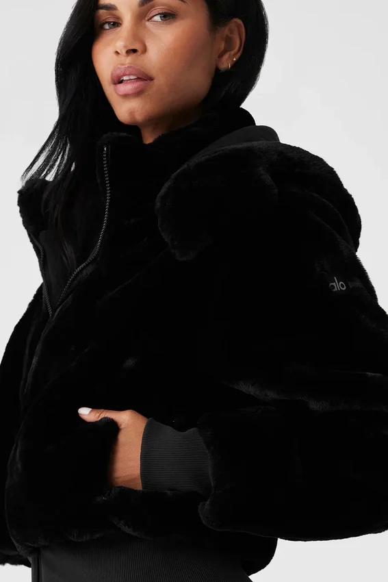Foxy-Jacke aus Kunstfell – Schwarz