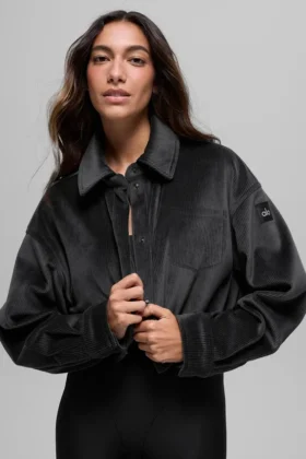 Gekürzte „Mountain Side“-Jacke aus geripptem Velours – Schwarz