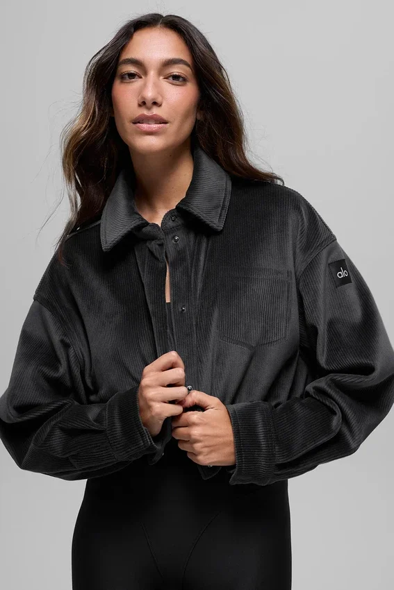 Gekürzte „Mountain Side“-Jacke aus geripptem Velours – Schwarz