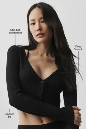 Gerippte, kurz geschnittene „Whisper“-Strickjacke – Schwarz