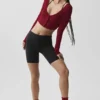 Gerippte, kurz geschnittene „Whisper“-Strickjacke – „Summer Romance Red“