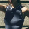 Gerippter, kurz geschnittener Pullover aus Strick – „Highline“ – Bluestone/Weiß