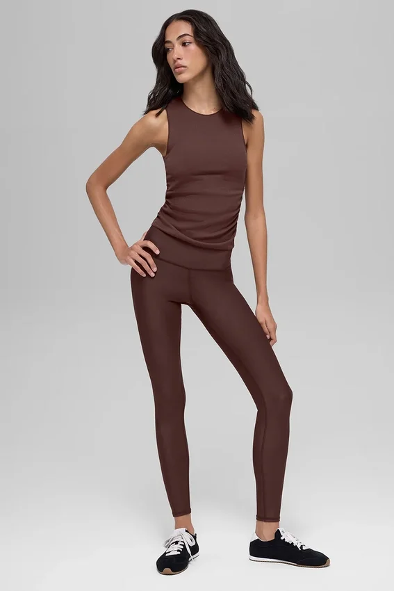 Geripptes „En Pointe“-Top – Brownstone