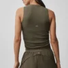 Geripptes En-Pointe-Top – Olive Tree