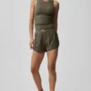 Geripptes En-Pointe-Top – Olive Tree