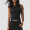 Geripptes „En Pointe“-Top – Schwarz