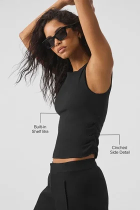 Geripptes „En Pointe“-Top – Schwarz