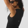 Geripptes „En Pointe“-Top – Schwarz