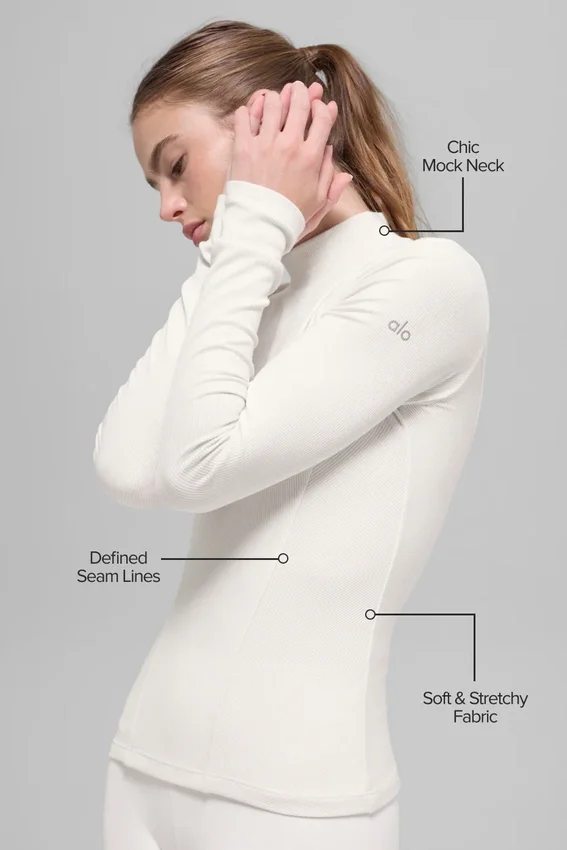 Geripptes „Mesmerize“-Langarmshirt mit Stehkragen – Elfenbein