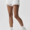 Go Time Shorts mit mittlerer Leibhöhe – Weiß