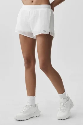 Go Time Shorts mit mittlerer Leibhöhe – Weiß