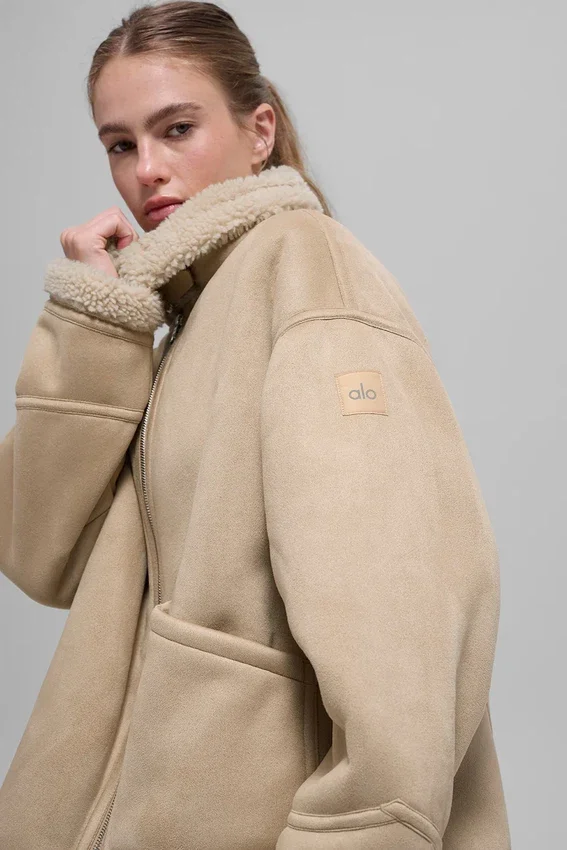 Grand-Jacke aus Kunstlammfell – Woodland Tan