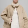 Grand-Jacke aus Kunstlammfell – Woodland Tan