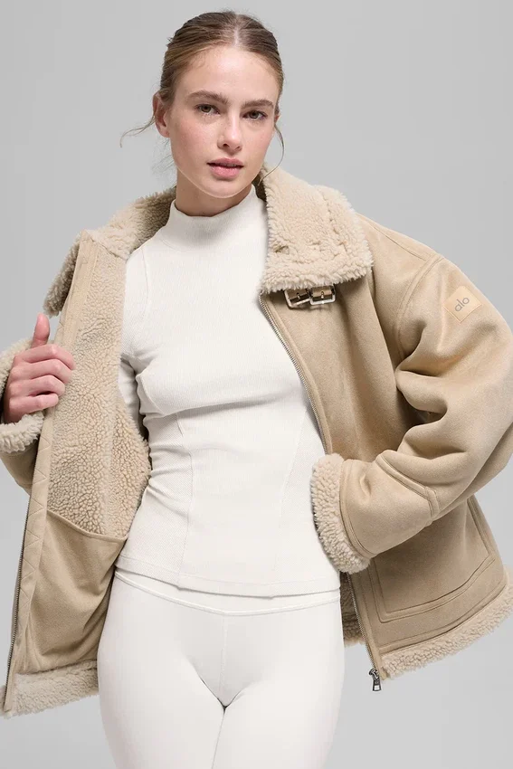 Grand-Jacke aus Kunstlammfell – Woodland Tan
