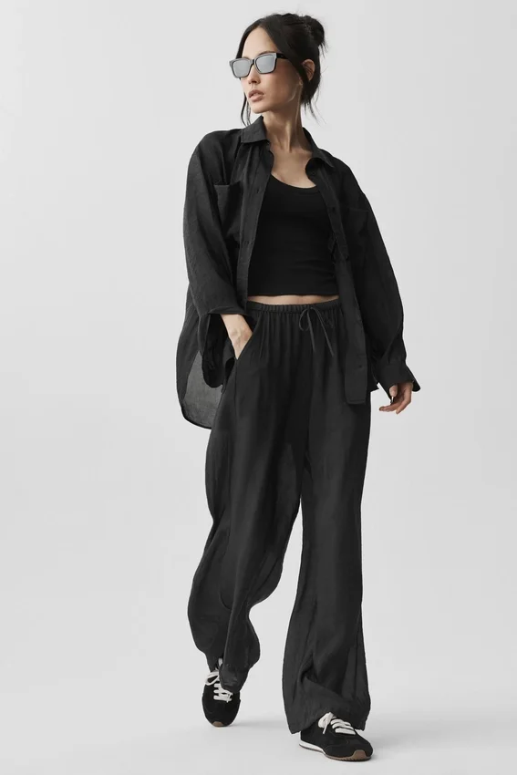 Halbtransparente „Golden Hour“-High-Waist-Geradbein-Hose – Schwarz