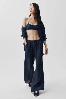 Halbtransparente „Golden Hour“-Hose mit High-Waist und geradem Bein – Marineblau